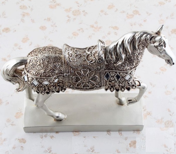ngựa bạc trang trí